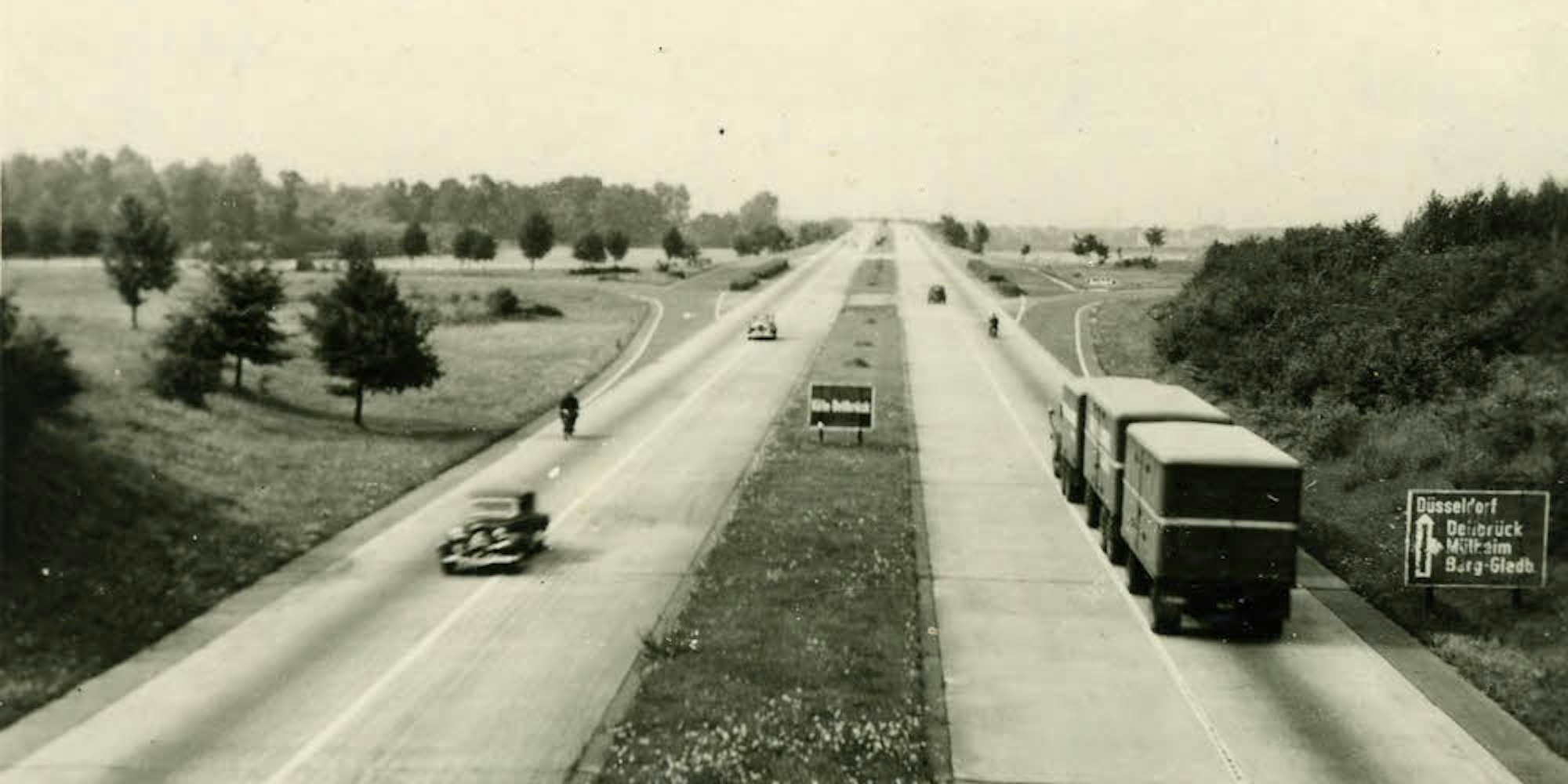 Die Autobahn an der Anschlussstelle Dellbrück in den 50er Jahren.