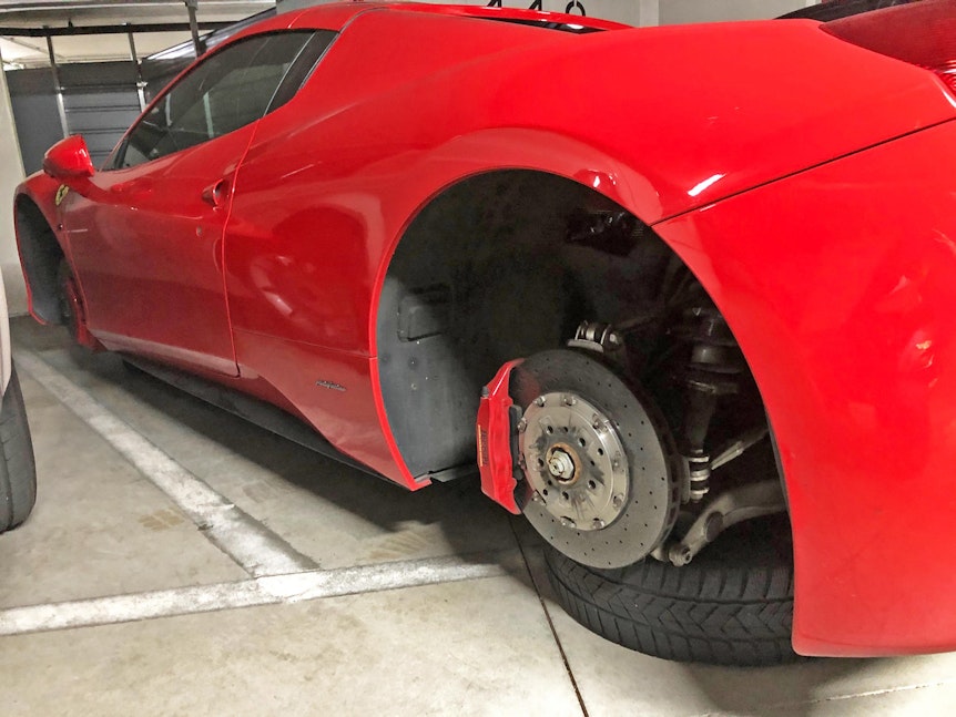 Reifen-Klau Ferrari2