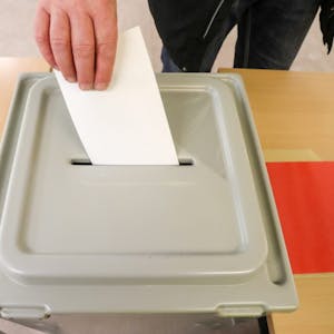 Eine Alternative zum Besuch des Wahllokals am 13. September ist die Direktwahl.