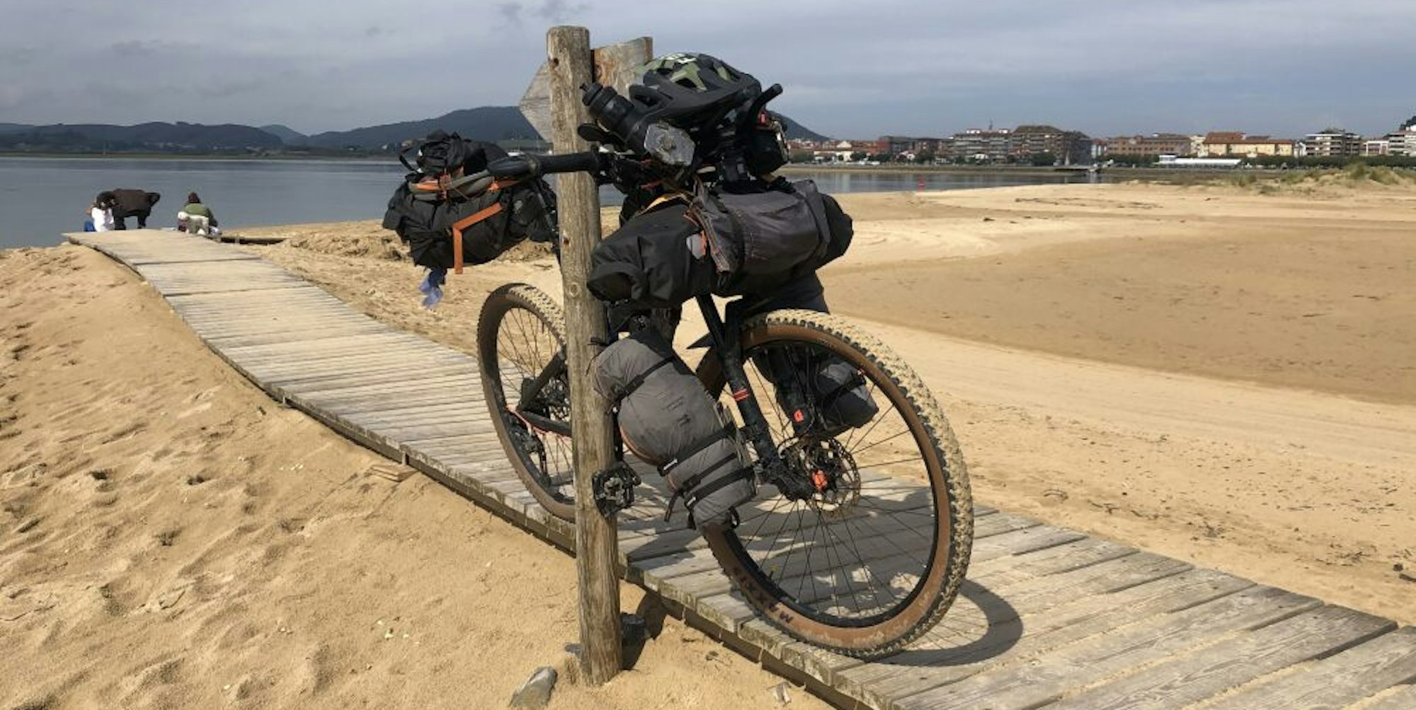 Vor der Ankunft an der portugiesischen Grenze lagen für TH-Student Jannik Reker (29) mehrere Wochen auf dem Fahrrad und jede Menge Eindrücke.