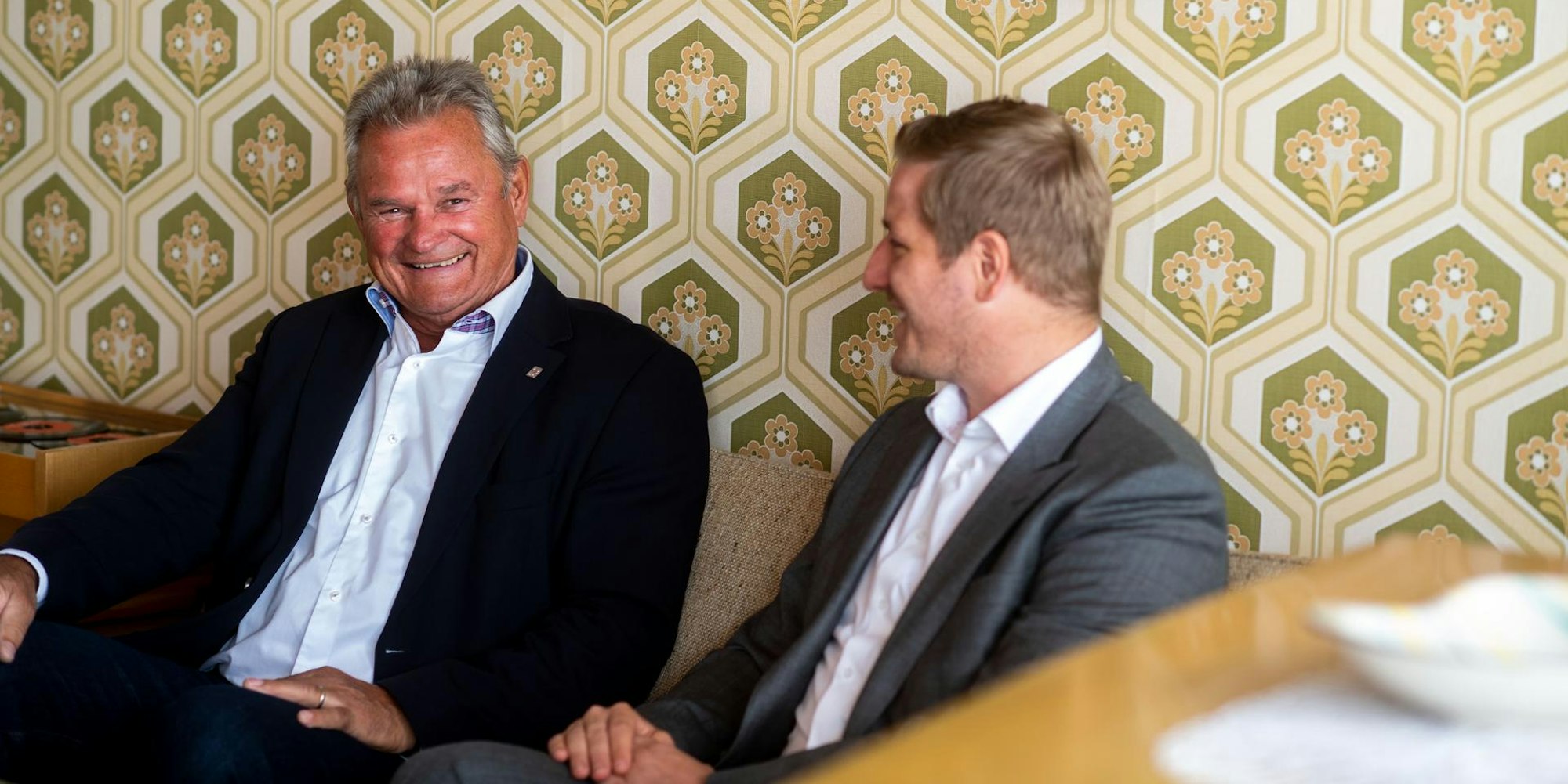 Hatten gut lachen im Quelle-Bungalow: Ex-Landrat Günter Rosenke (l.) und Amtsinhaber Markus Ramers.