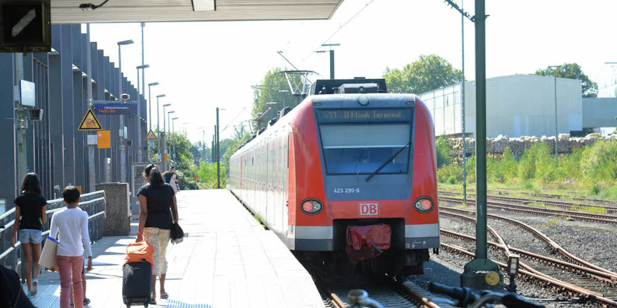 Schöner, moderner und überdacht soll der Gladbacher S-Bahn werden. Die Finanzierung dafür steht.