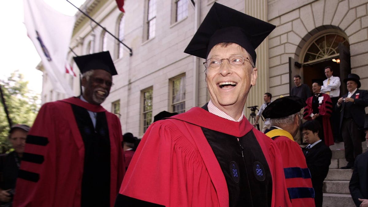 Millardär ohne Uni-Abschluss: Microsoft-Gründer Bill Gates bei einem Besuch seiner ehemaligen Eliteuniversität Harvard.