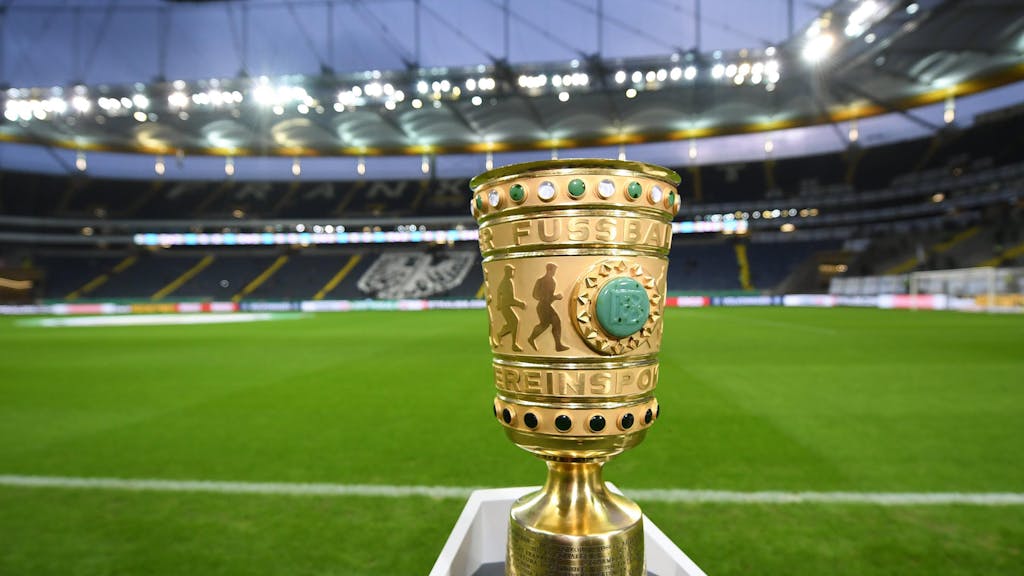 DFB Pokal Trophäe