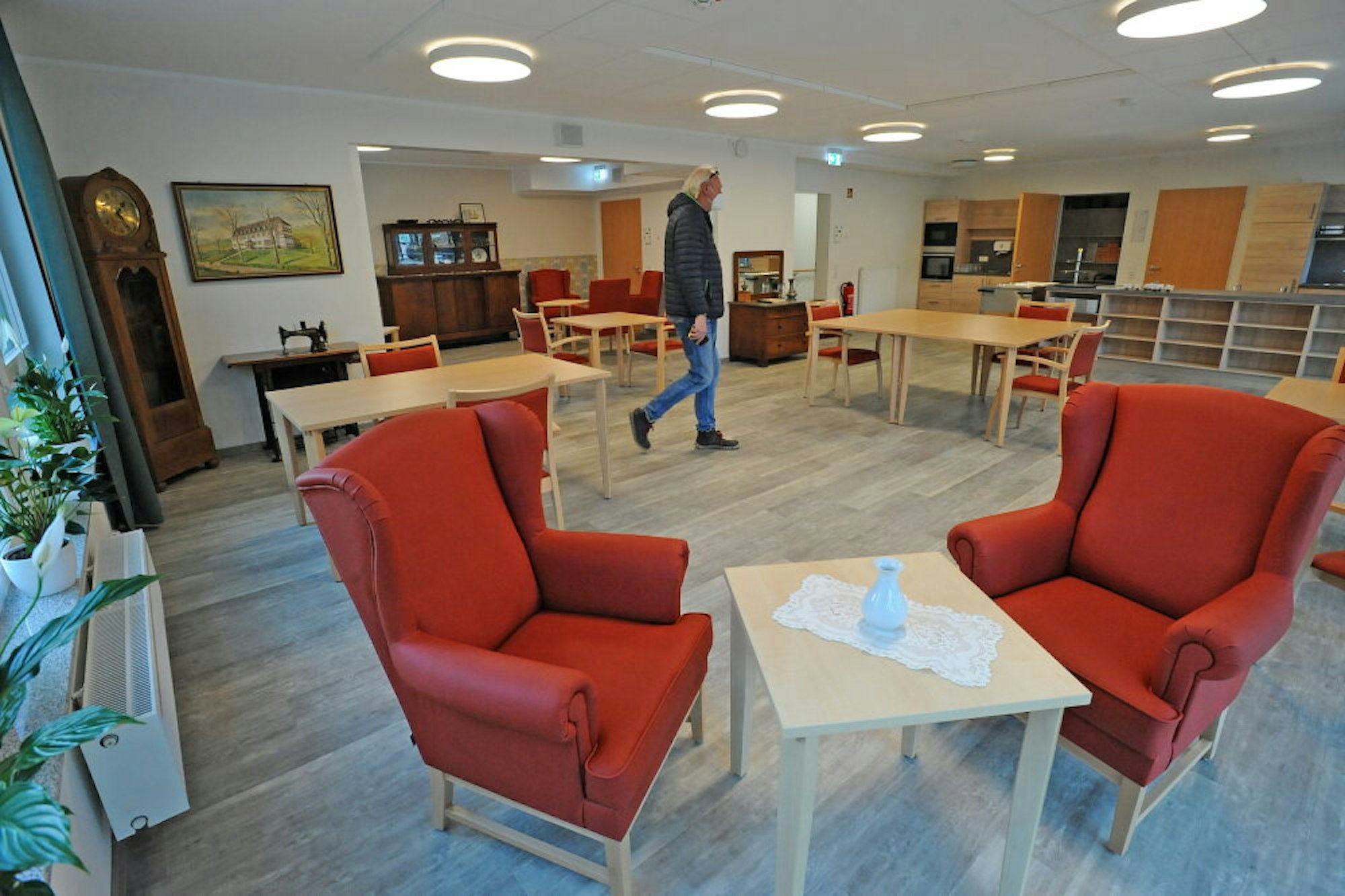 Haus Emmaus im Pilgerheim Weltersbach ist fertig: 52 pflegebedürftige Senioren ziehen in drei Wohnbereiche ein.