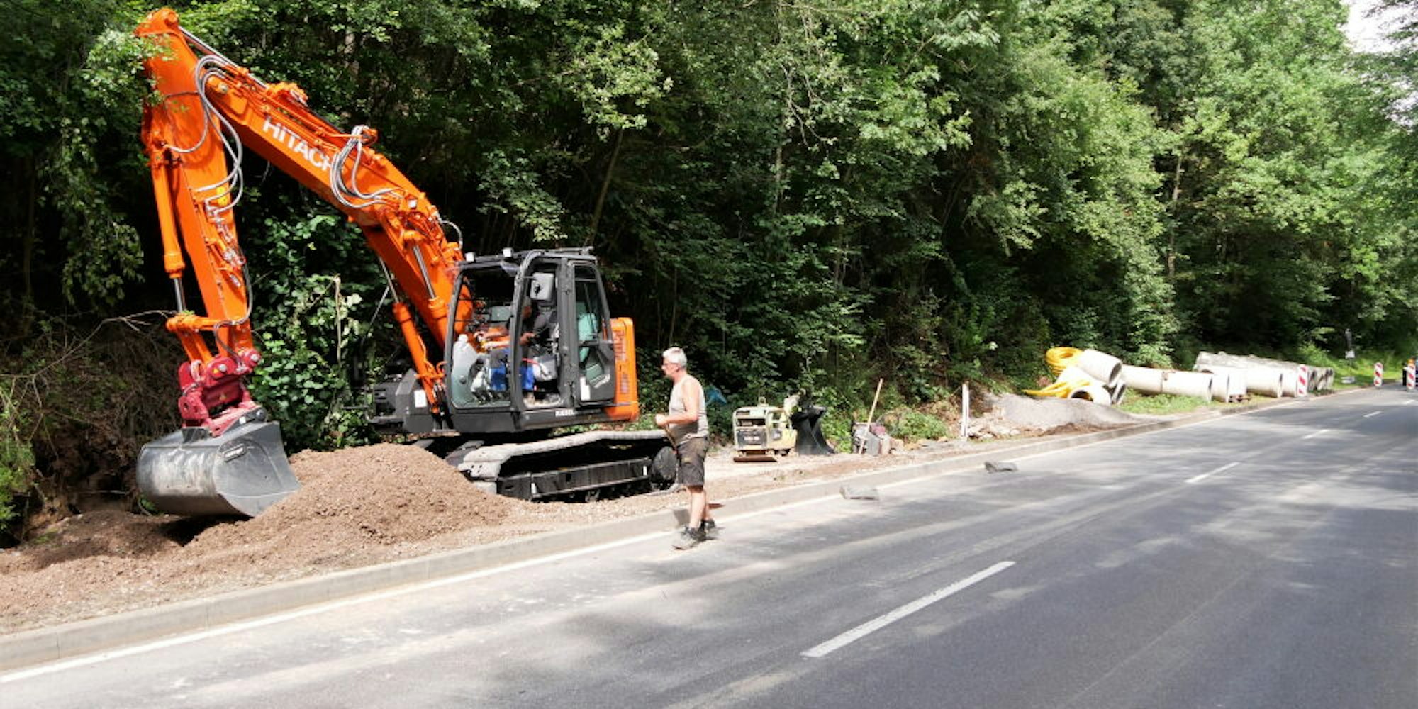 Für die Arbeiten zum Hochwasserschutz an der Straße zwischen Sötenich und Rinnen sind drei Monate veranschlagt.