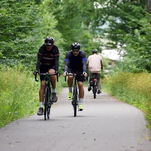 Ob gemütlich oder sportlich ambitioniert: Immer mehr Radfahrer, Fußgänger oder Skater nutzen den Alleenradweg.