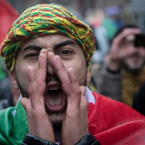 Kurdische Demo in Frankfurt dpa