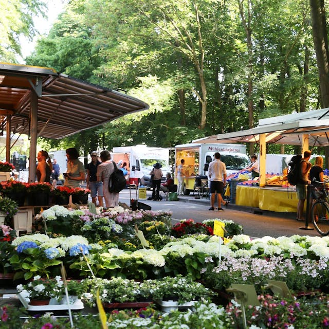 Der Wochenmarkt im Stadtwald. (Archivbild)