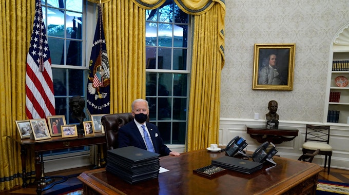 Joe_Biden_Oval_Office