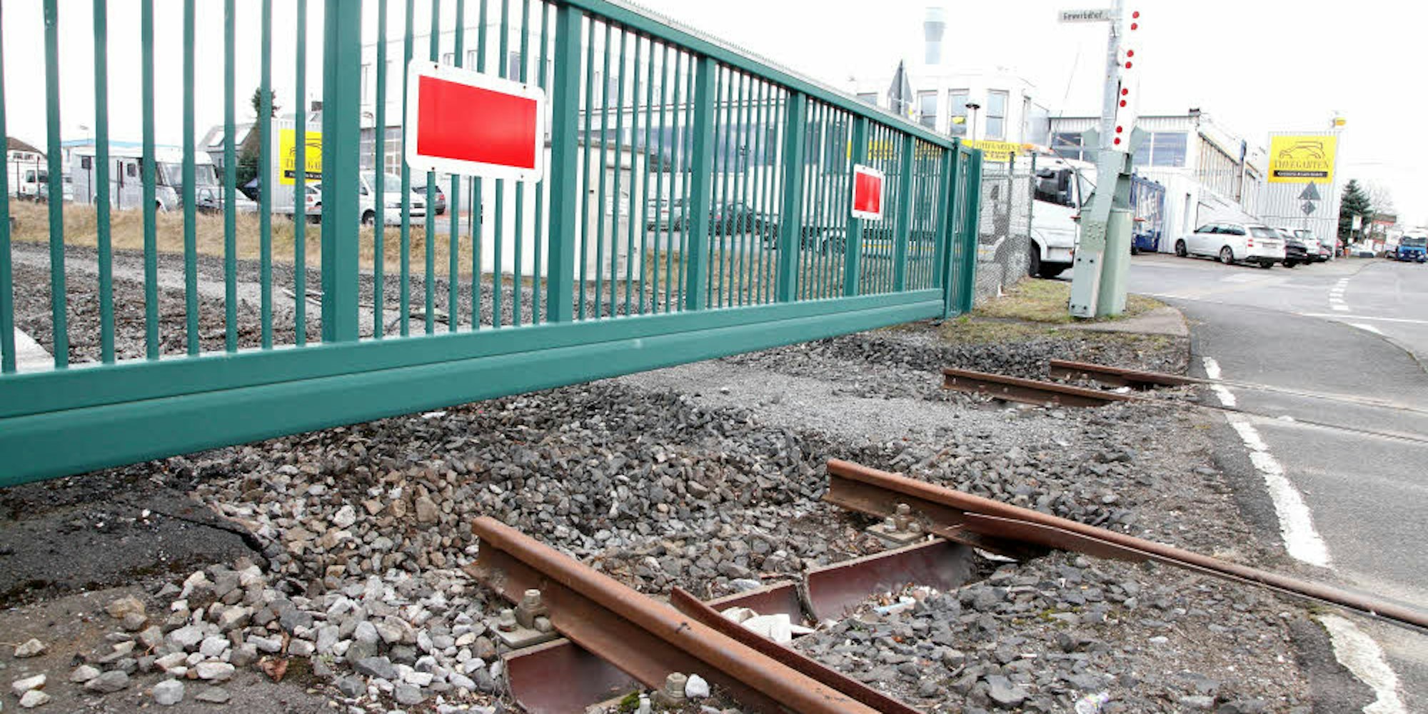 Die Gleise zum Güterterminal Zinkhütte werden abgebaut – dagegen protestieren die Grünen.