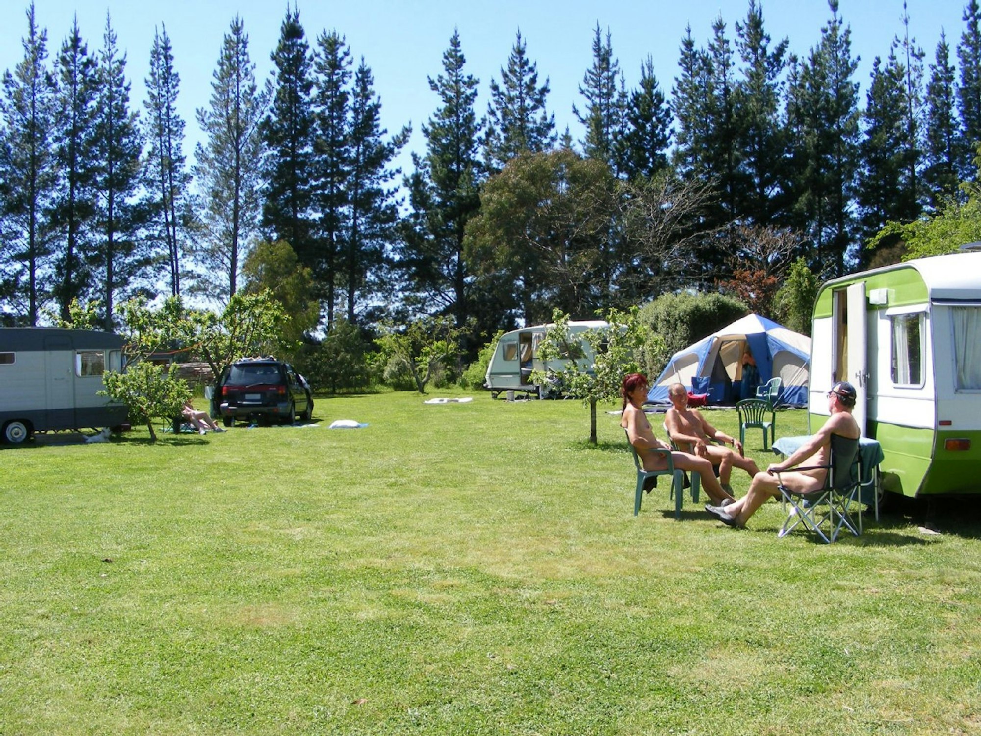 Camping der besonderen Art am anderen Ende der Welt: In Neuseeland liegt der Wai-natur Naturist Park.