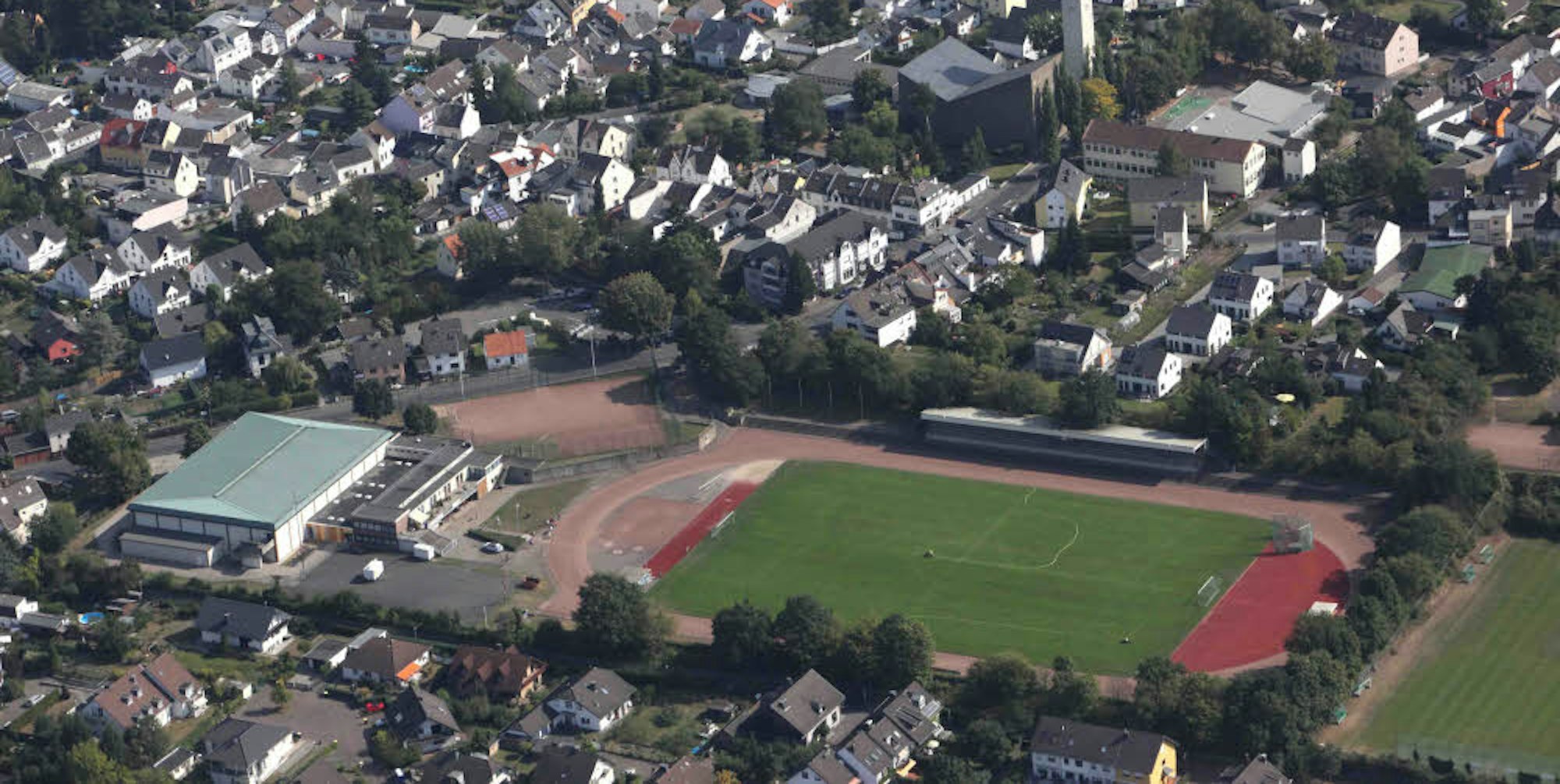 Große Pläne hat die Bad Honnefer Stadtverwaltung für das Stadion am Menzenberg.