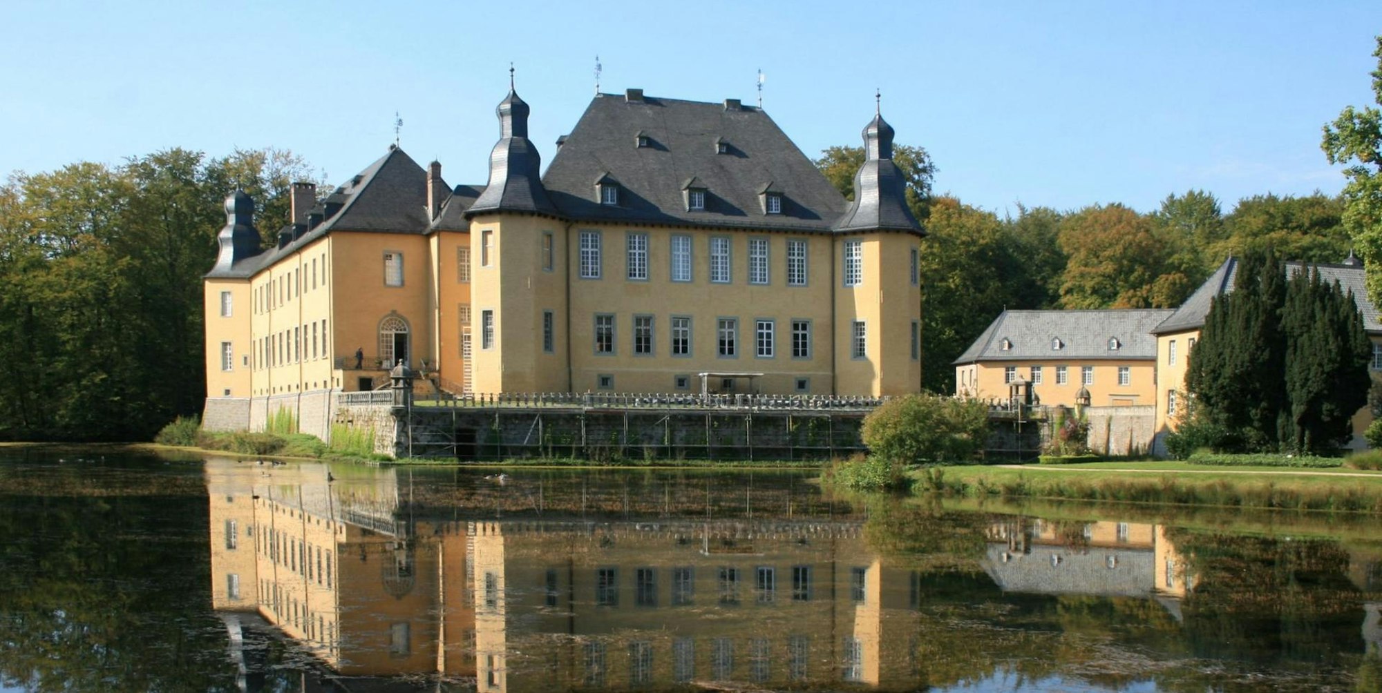Schloss_Dyck_Wikimedia_Limburg_CC BY-SA 3.0