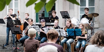 Musikalisch wurde des Fest von einem Ensemble der Musikschule Königswinter begleitet.