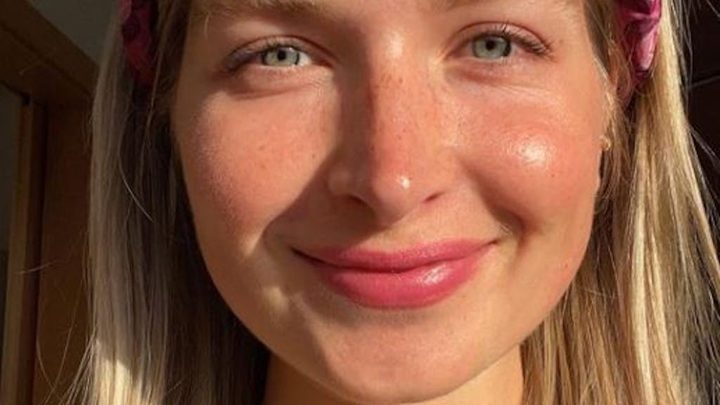 Charlotte Weise: Die Influencerin wurde am Strand sexuell belästigt