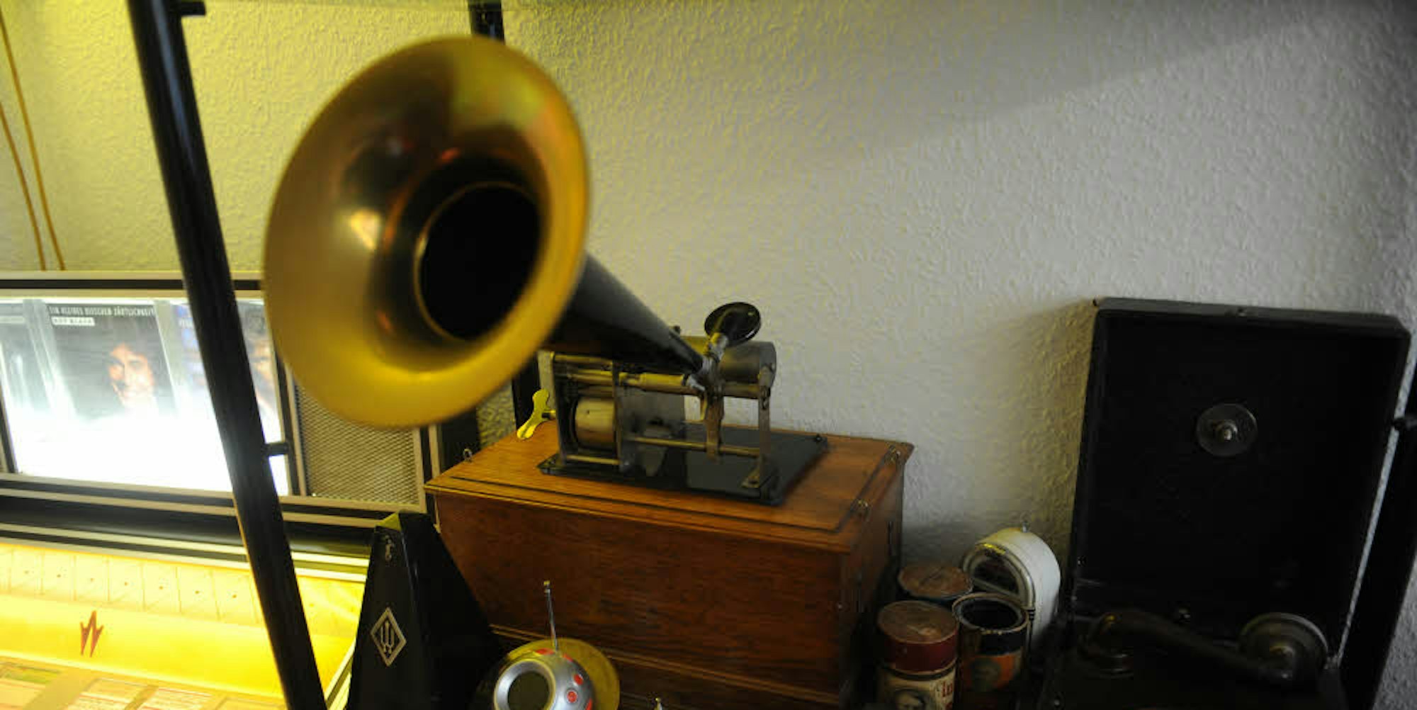 Die Grammofone verschiedener Generationen sind besondere Schätze.