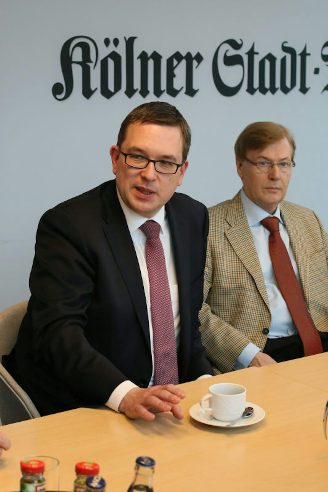 Oberstaatsanwalt Markus Hartmann und Justizminister Peter Biesenbach