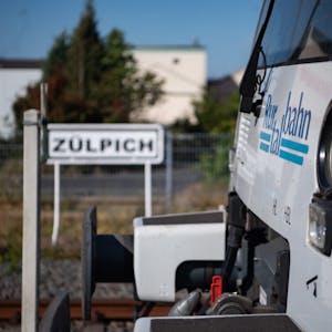 Die Bördebahn soll künftig an einem neuen Mittelbahnsteig halten. Die Sanierung des Bahnhofs in Zülpich soll bis Dezember 2021 abgeschlossen sein.