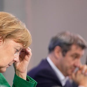 Merkel Seehofer ap
