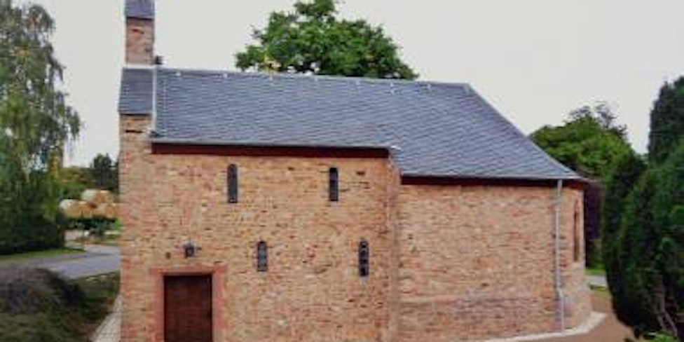 Das genaue Alter der St.-Petrus-Kapelle in Wachendorf lässt sich nur schätzen. Trotz der ersten urkundlichen Erwähnung im Jahr 1680 dürfte das Gotteshaus weitaus älter sein. (Repro: Romanowski)