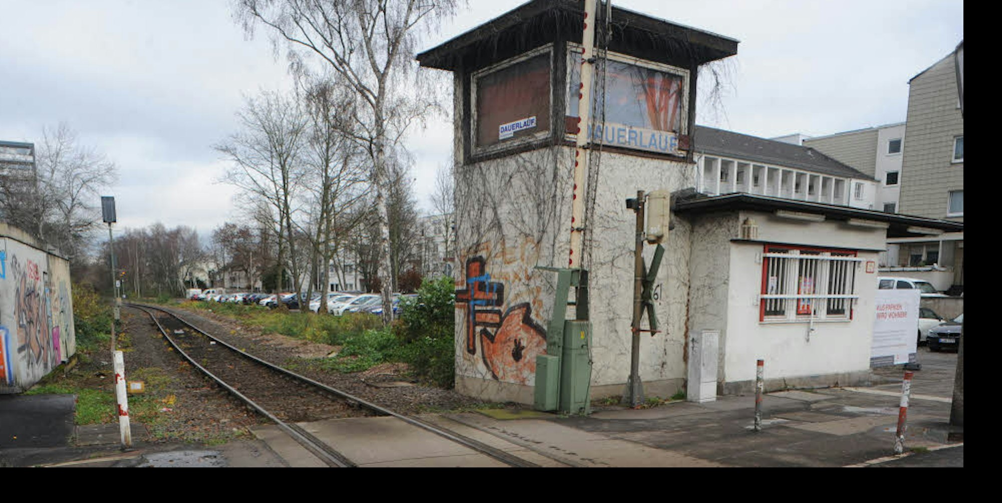 Überreste am ehemaligen Braunsfelder Bahnhof an der Aachener Straße