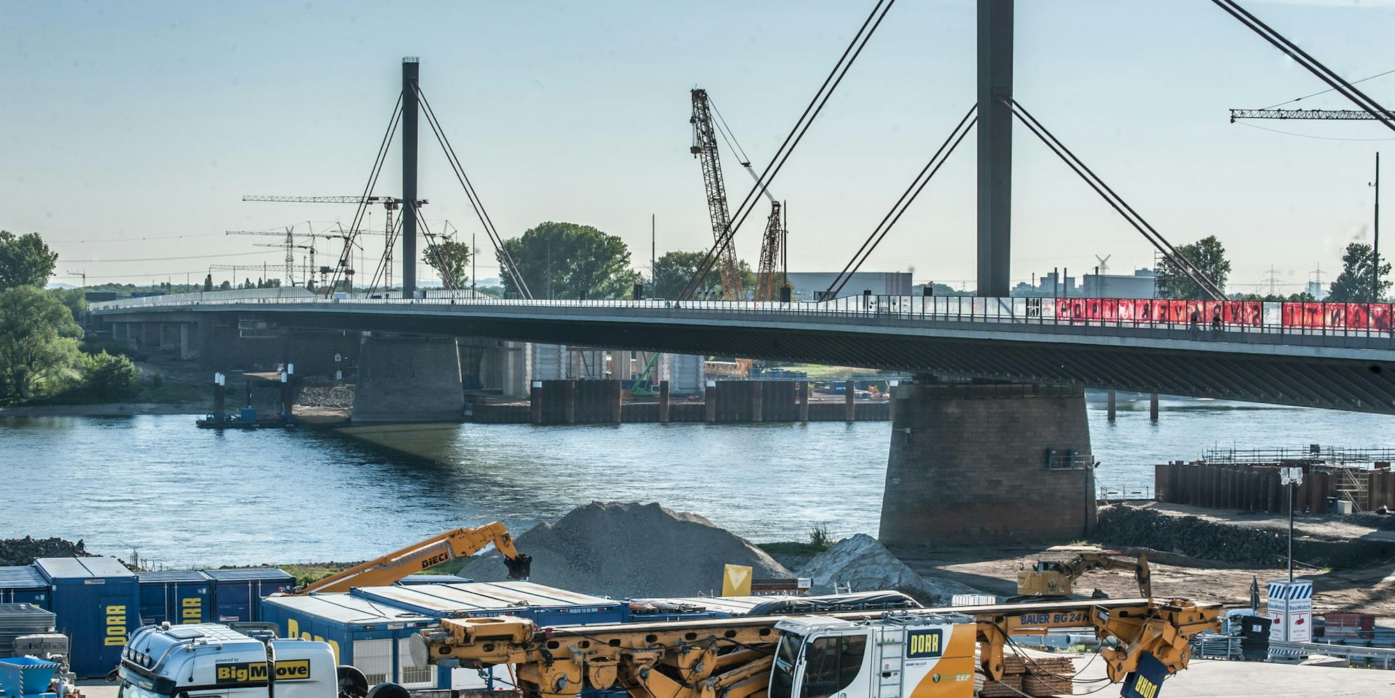 Ewige Baustelle: die Leverkusener Autobahnbrücke.