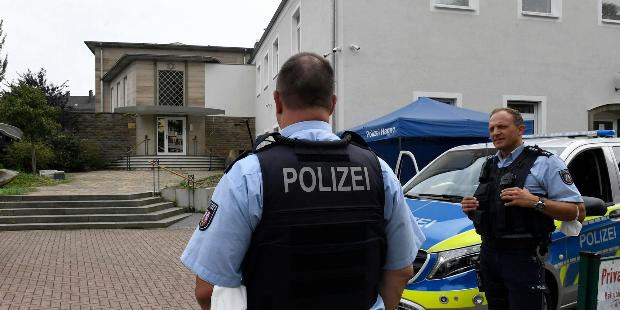 Polizei an der Synagoge Hagen