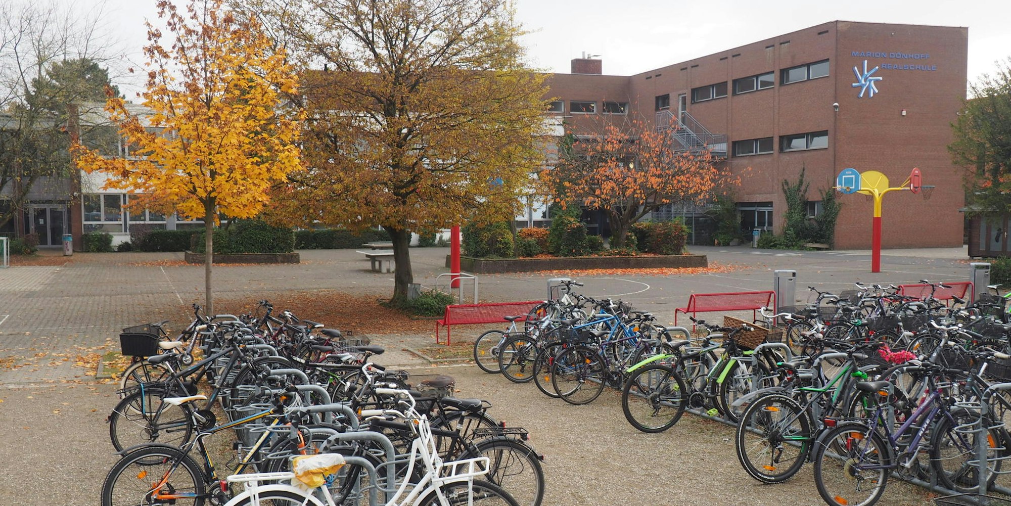 In der Marion-Dönhoff-Realschule in Pulheim fehlt Platz. (Archivbild)