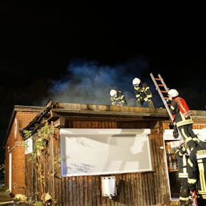 In vier Tagen brannte es dreimal im 1500-Einwohner-Ort. In Flammen ging auch der Anbau des Sportlerheims am 7. November in der Straße Auf dem Katzenberg auf.