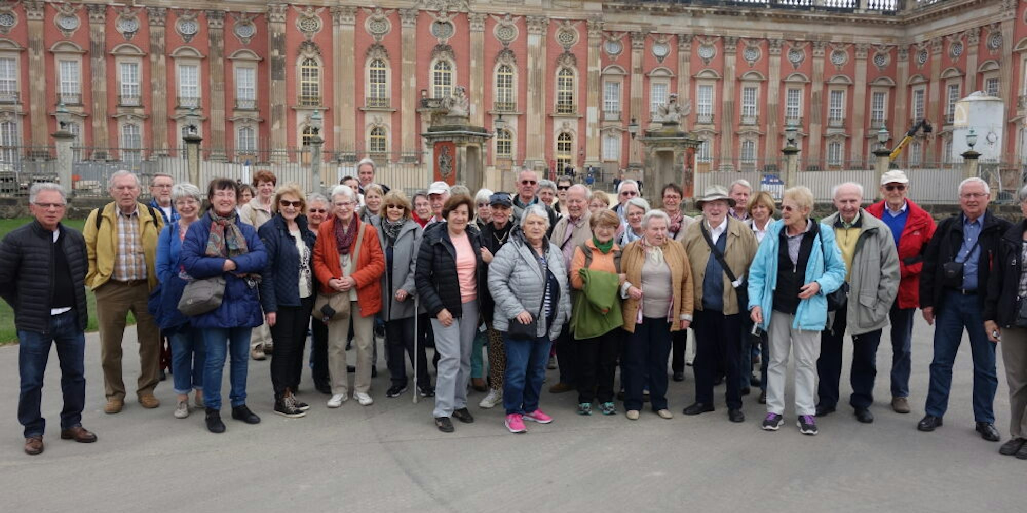 Auf Reisen geht der Heimat- und Kulturverein regelmäßig. Das Foto zeigt eine HKV-Gruppe auf Tour in Berlin.