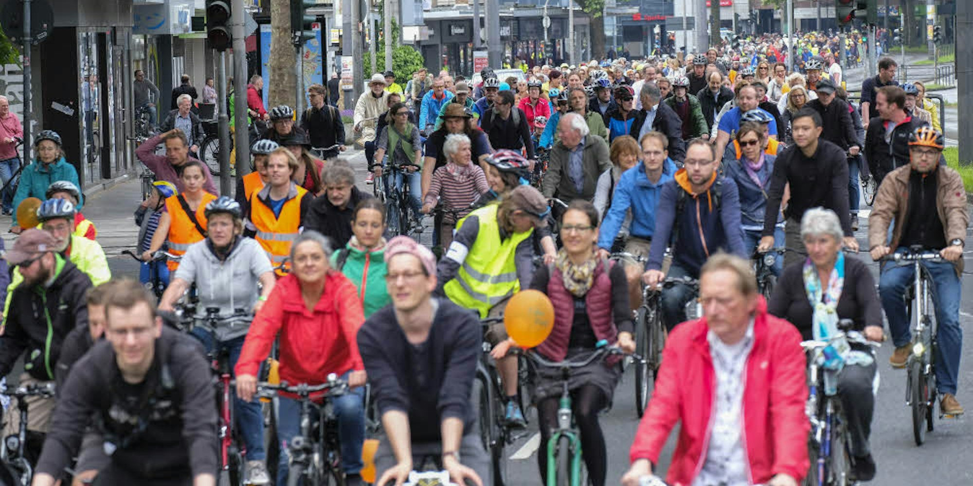 Wir sind hier, wir sind laut: Kölns Fahrradfahrer zeigten Präsenz auf den Straßen.