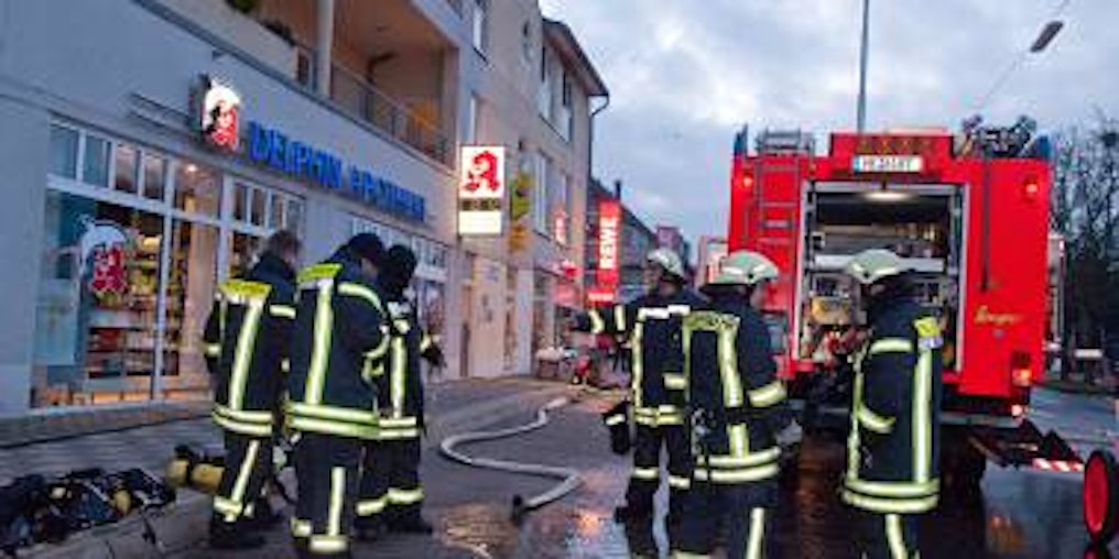 Bei einem Brand in Langenfeld kamen vier Menschen ums Leben, darunter zwei Kinder. (Bild: dpa)