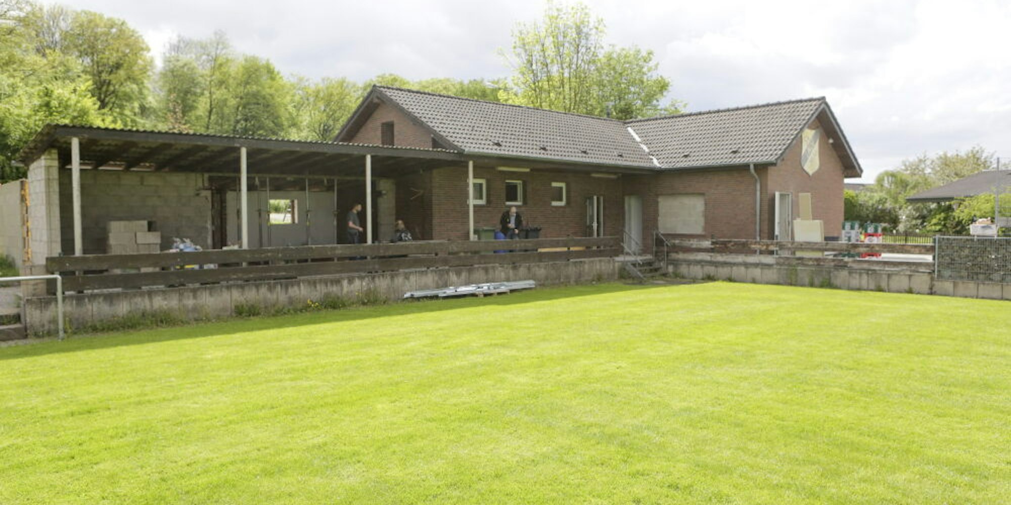 Das Sportlerheim des SV Linde wurde in den 1980er Jahren errichtet und ist marode. Dank Fördergeld kann es saniert werden.