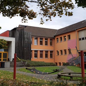 Der Altbau der Martinusschule bleibt unangetastet. (Archivbild)
