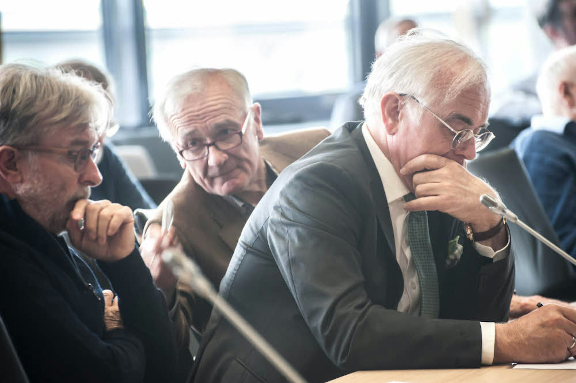 Gernot Paeschke, Rainer Häusler und Manfred Hüttemann (v. l.) vom Museumsverein verfolgten die Debatten im Rathaus.