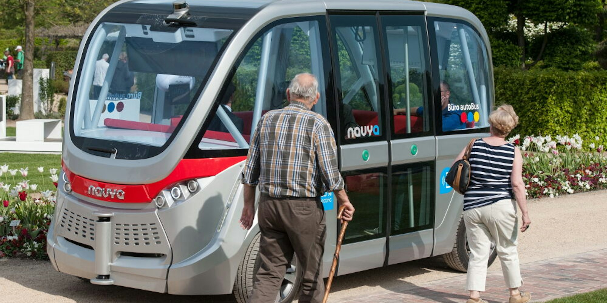 Kleinbusse – hier ein Beispiel aus Hürth – will die Wupsi auch in Leverkusen und in Odenthal testen.