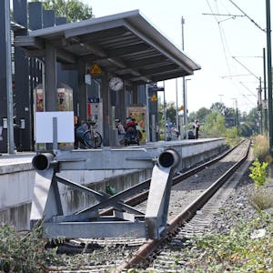 S-Bahnhof in Bergisch Gladbach: Das Gleis bleibt leer.