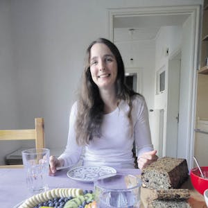 Im Hauptberuf ist Elena Ruschdi Lehrerin am Berufskolleg Siegburg, in ihrer Freizeit Köchin aus Leidenschaft und Food-Bloggerin.
