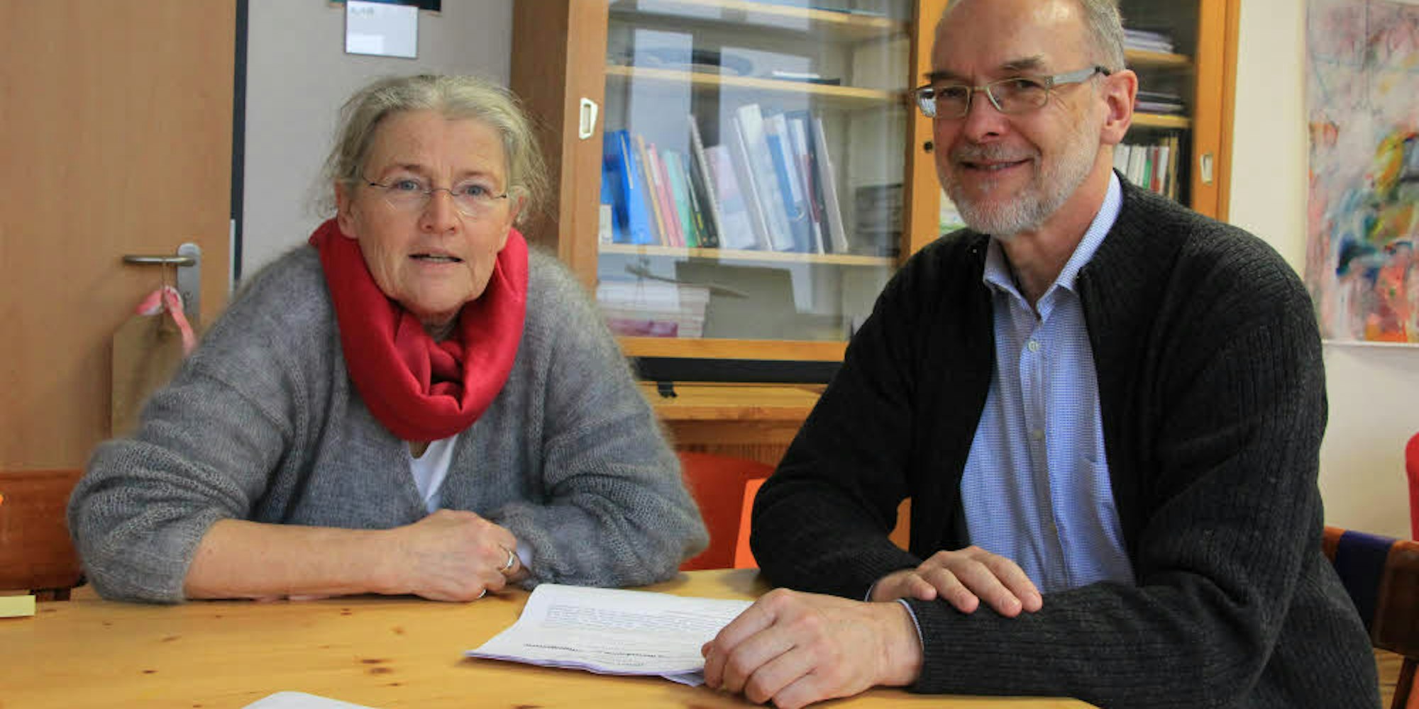 Eine klare Position: Barbara Altmann (stellvertretend Schulleiterin) und Gerhard Müller (Schulleiter) sind für G 9.