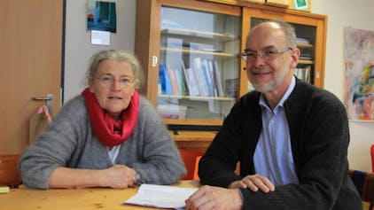Eine klare Position: Barbara Altmann (stellvertretend Schulleiterin) und Gerhard Müller (Schulleiter) sind für G 9.