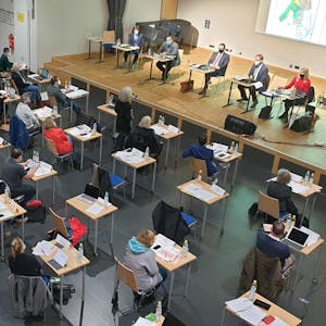 Im Forum des Ernst-Mach-Gymnasiums tagte der Rat. Die Aufnahme entstand bei einer Sitzung im November 2020.