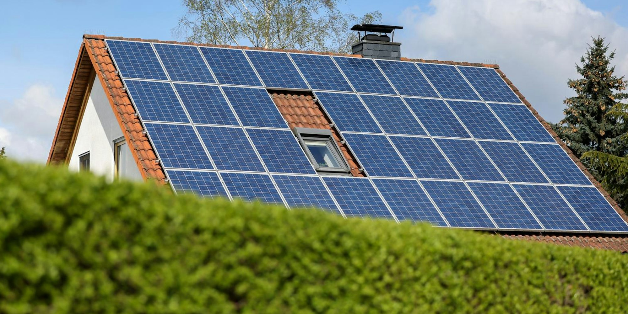 Photovoltaikanlagen werden auch in Oberberg vielerorts gebaut.