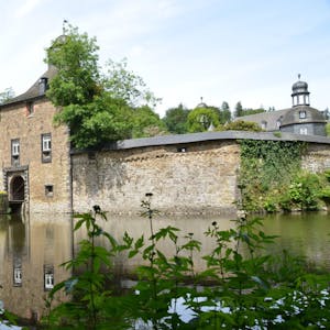 Hübsch in Szene setzen lässt sich das Wasserschloss Crottorf.