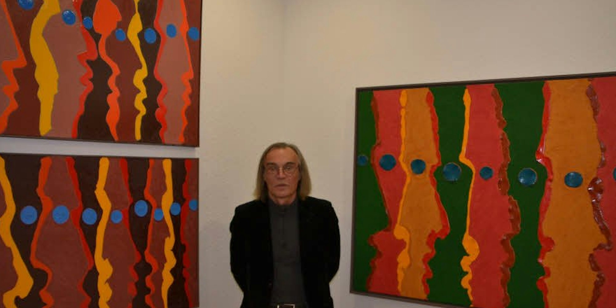 In seiner neuesten Ausstellung präsentiert Fritz Dickgiesser Werke, bei denen er sich auf das menschliche Gesicht spezialisiert hat.
