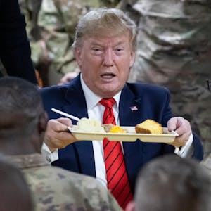Trump mit Essen